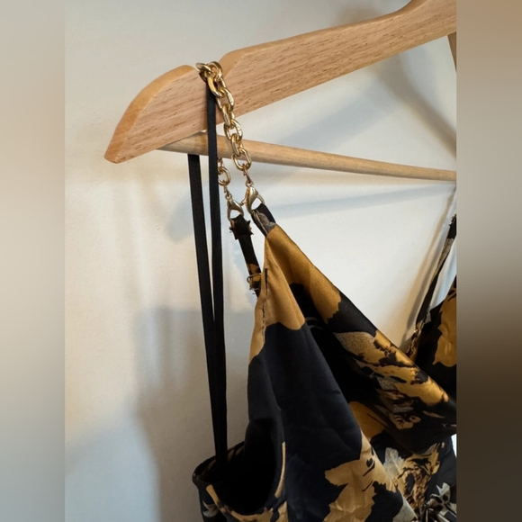 Black and yellow dress - Picture 3 of 5